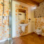 L'oro Rosso Farm stay *