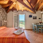 L'oro Rosso Farm stay *