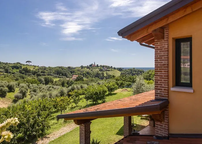 L'oro Rosso Фермерский дом